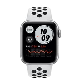Apple Watch (Series 7) 2021 GPS + Mobilnät 41 - Aluminium Vit - Nike Sport band Svart/Vit