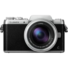 Lumix DMC-GF7 - Silver/Svart + Panasonic Lumix G Vario 12-32 mm f/3.5-5.6 + 35-100 mm f/4-5.6 f/3.5-5.6 + f/4-5.6
