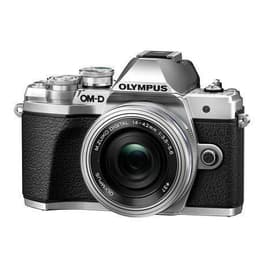 OM-D E-M10 Mark III - Svart/Silver + Olympus M.Zuiko Digital ED 14-42mm f/3.5-5.6 f/3.5-5.6