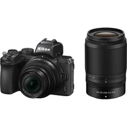z 50 - Svart + Nikkor Nikkor DX 16-50 mm f/3.5-6.3 VR + Nikkor Z DX 50-250 mm f/4.5-6.3 VR f/3.5-6.3 + f/4.5-6.3