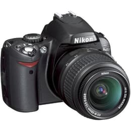 Reflex D40 - Svart + Nikon AF-S DX Nikkor 18-70mm f/3.5-4.5G IF-ED f/3.5-4.5